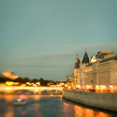 Love along the Seine